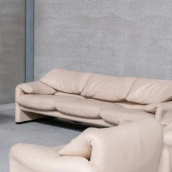 Pamono Maralunga Sofas and Armchairs by Vico Magisretti for Cassina, 1990s, Set of 5 Hot