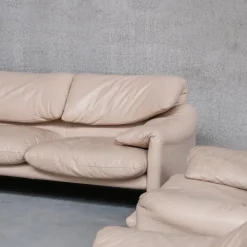 Pamono Maralunga Sofas and Armchairs by Vico Magisretti for Cassina, 1990s, Set of 5 Hot