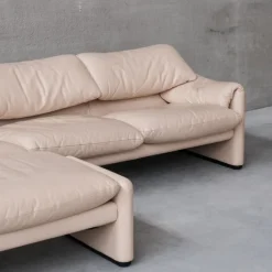 Pamono Maralunga Sofas and Armchairs by Vico Magisretti for Cassina, 1990s, Set of 5 Hot