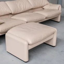 Pamono Maralunga Sofas and Armchairs by Vico Magisretti for Cassina, 1990s, Set of 5 Hot