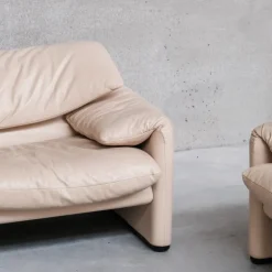 Pamono Maralunga Sofas and Armchairs by Vico Magisretti for Cassina, 1990s, Set of 5 Hot