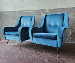 Pamono Mid-Century Armchairs in Blue Velvet, Italy, 1950s, Set of 2 Outlet