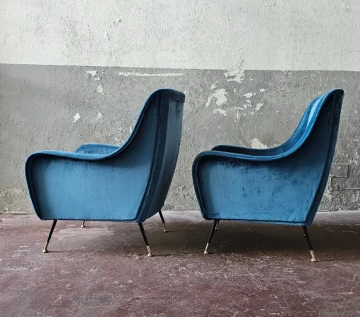 Pamono Mid-Century Armchairs in Blue Velvet, Italy, 1950s, Set of 2 Outlet