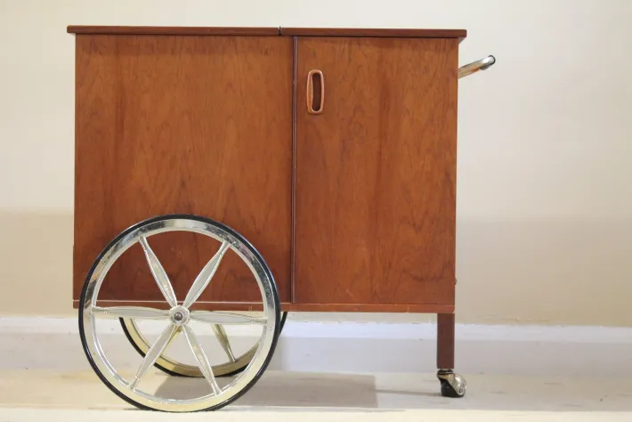 Pamono Mid-Century Bar Cart in the style of Jaques Adnet, 1960s Outlet