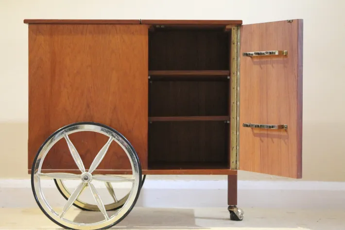Pamono Mid-Century Bar Cart in the style of Jaques Adnet, 1960s Outlet