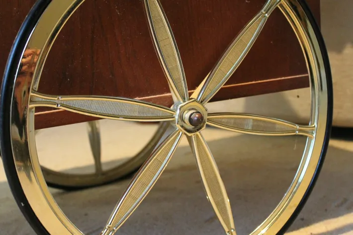 Pamono Mid-Century Bar Cart in the style of Jaques Adnet, 1960s Outlet