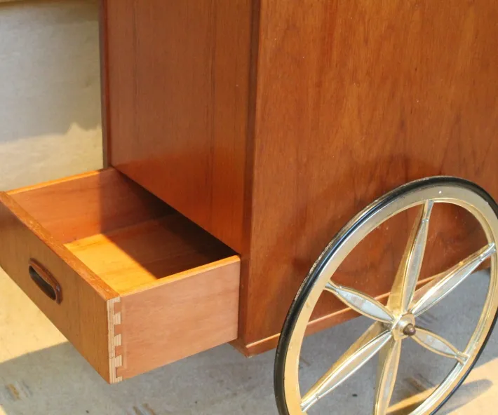 Pamono Mid-Century Bar Cart in the style of Jaques Adnet, 1960s Outlet