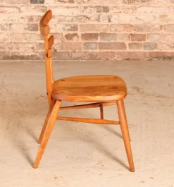 Pamono Mid-Century Blue Dot Children's Chair from Ercol, 1960s Outlet