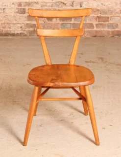 Pamono Mid-Century Blue Dot Children's Chair from Ercol, 1960s Outlet