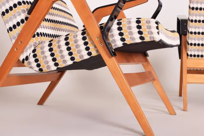 Pamono Mid-Century Czech Armchairs from Tatra Pravenec, 1950s, Set of 2 Hot