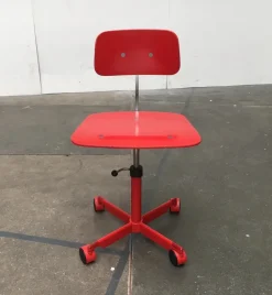 Pamono Mid-Century Danish Children's Swivel Chair by Jørgen Rasmussen for Kevi Best