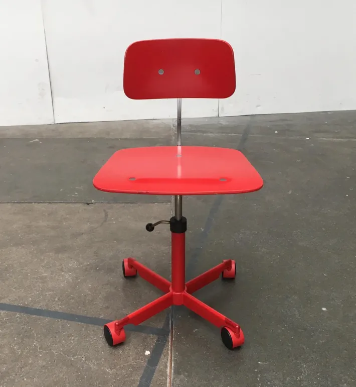 Pamono Mid-Century Danish Children's Swivel Chair by Jørgen Rasmussen for Kevi Best