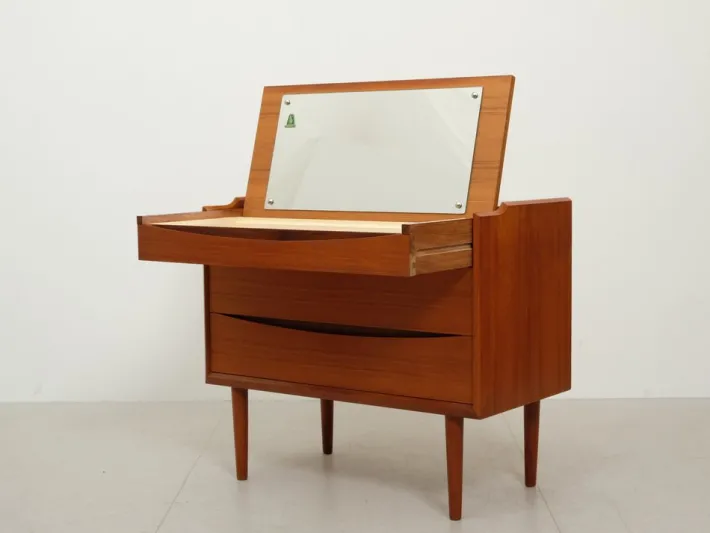 Pamono Mid-Century Danish Dressing Table in Teak, 1960 Hot