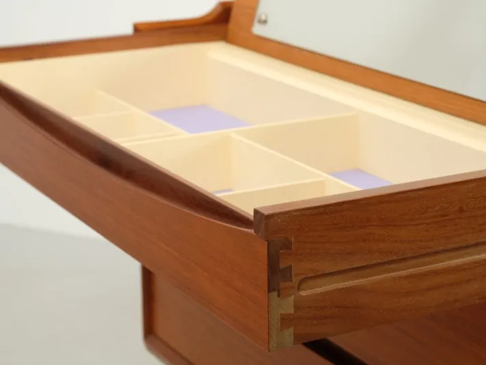 Pamono Mid-Century Danish Dressing Table in Teak, 1960 Hot