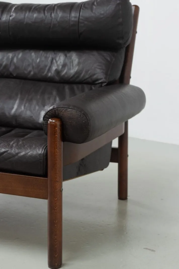 Pamono Mid-Century Danish Leather Lounge Chair in the style of Norell, 1960s Best