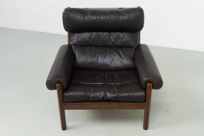 Pamono Mid-Century Danish Leather Lounge Chair in the style of Norell, 1960s Best