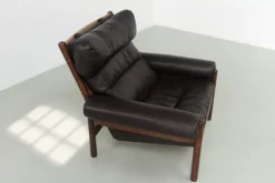 Pamono Mid-Century Danish Leather Lounge Chair in the style of Norell, 1960s Best