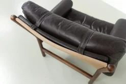 Pamono Mid-Century Danish Leather Lounge Chair in the style of Norell, 1960s Best