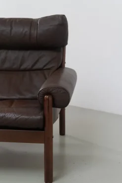 Pamono Mid-Century Danish Leather Lounge Chair in the style of Norell, 1960s Best