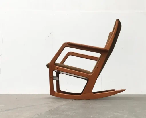 Pamono Mid-Century Danish Teak Model 100 Rocking Chair by Søren Georg Jensen for Kubus Møbler, 1960s Sale