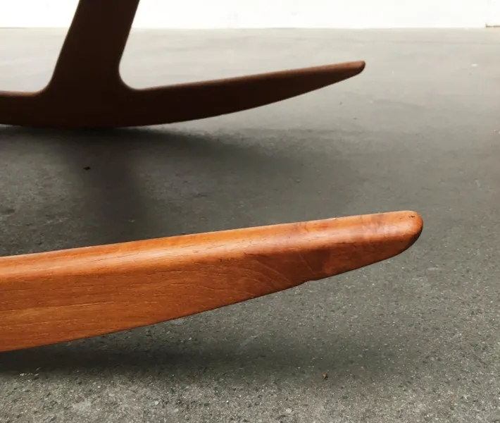 Pamono Mid-Century Danish Teak Model 100 Rocking Chair by Søren Georg Jensen for Kubus Møbler, 1960s Sale