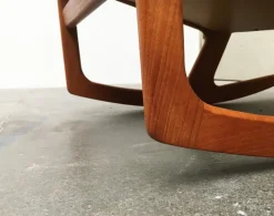 Pamono Mid-Century Danish Teak Model 100 Rocking Chair by Søren Georg Jensen for Kubus Møbler, 1960s Sale