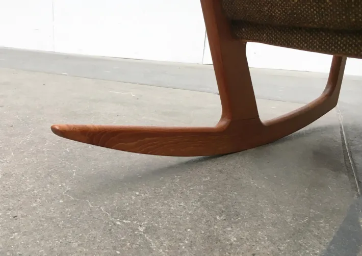 Pamono Mid-Century Danish Teak Model 100 Rocking Chair by Søren Georg Jensen for Kubus Møbler, 1960s Sale