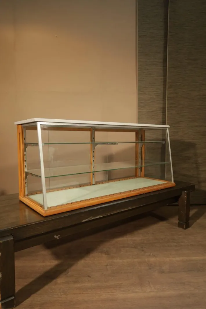 Pamono Mid-Century Display Case, 1950s Online