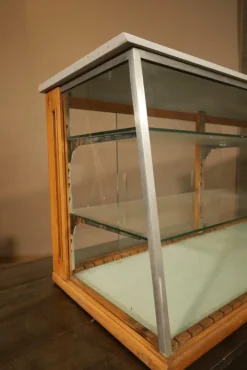 Pamono Mid-Century Display Case, 1950s Online