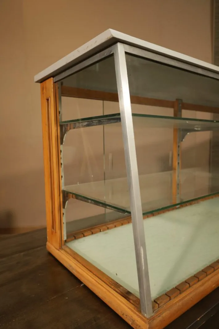 Pamono Mid-Century Display Case, 1950s Online