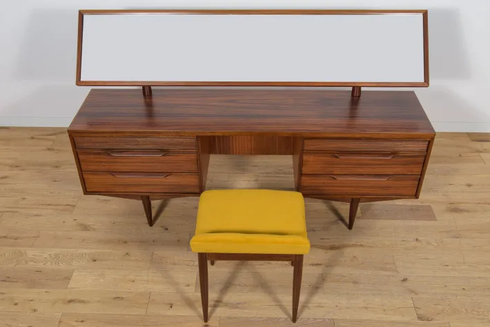 Pamono Mid-Century Dressing Table and Stool from White and Newton, United Knigdom, 1960s, Set of 2 Sale
