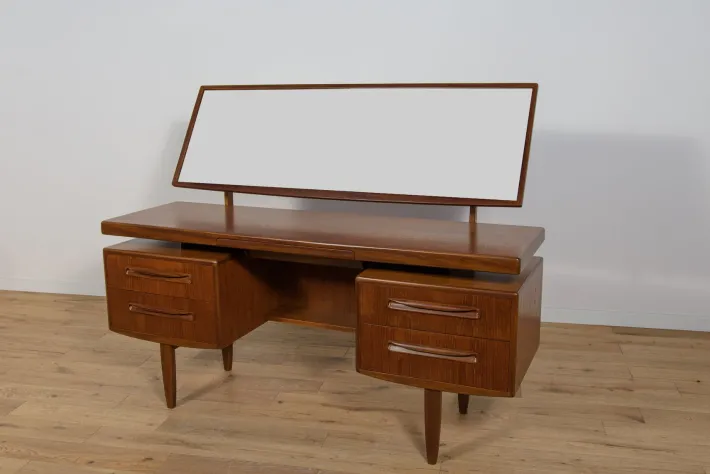 Pamono Mid-Century Dressing Table by Victor Wilkins for G-Plan, United Knigdom, 1960s Sale