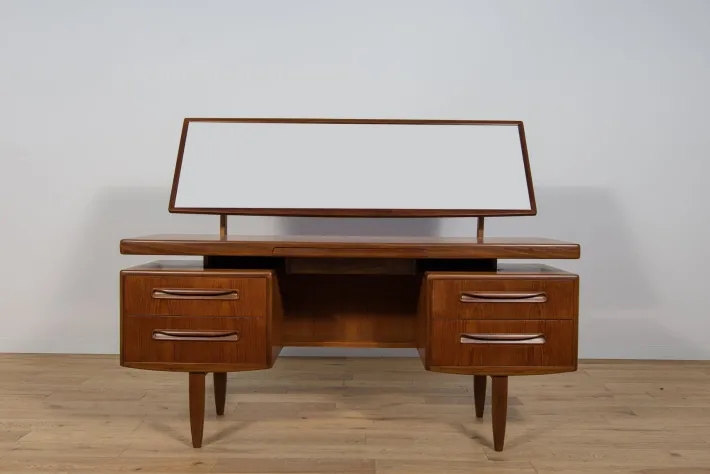Pamono Mid-Century Dressing Table by Victor Wilkins for G-Plan, United Knigdom, 1960s Sale