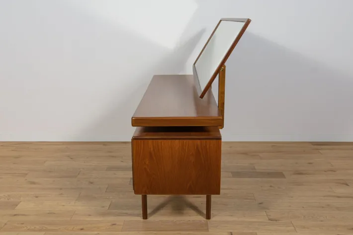 Pamono Mid-Century Dressing Table by Victor Wilkins for G-Plan, United Knigdom, 1960s Sale