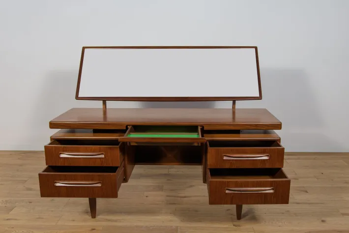 Pamono Mid-Century Dressing Table by Victor Wilkins for G-Plan, United Knigdom, 1960s Sale