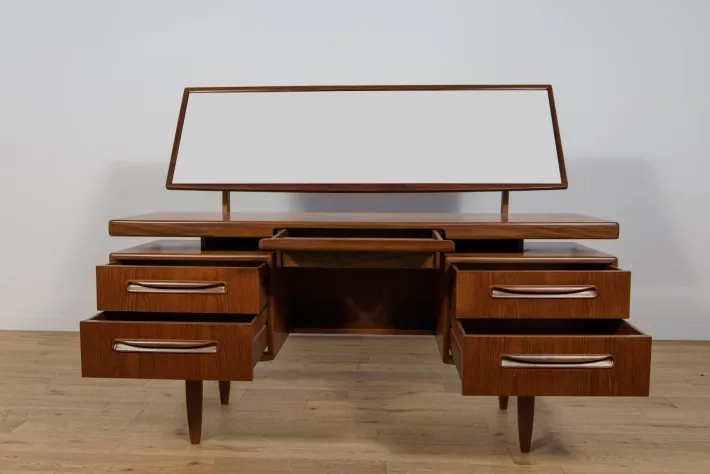 Pamono Mid-Century Dressing Table by Victor Wilkins for G-Plan, United Knigdom, 1960s Sale