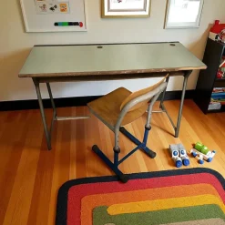 Pamono Mid-Century French Children's Desk and Chair, 1970s, Set of 2