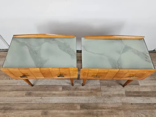 Pamono Mid-Century Italian Bedside Tables in Maple, Brass and Decorated Glass, 1950s, Set of 2