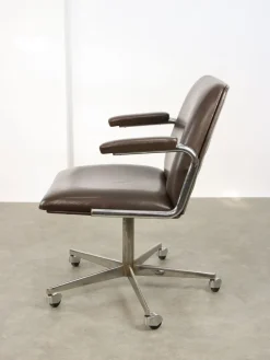 Pamono Mid-Century Italian Brown Leather Swivel Chair New