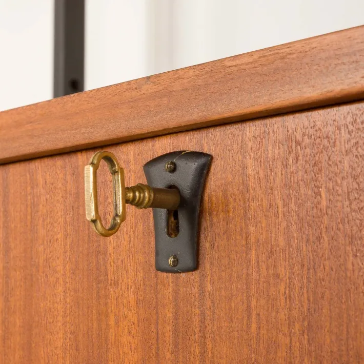 Pamono Mid-Century Italian Free-Standing 3-Bay Wall Unit in Teak, 1970s Outlet