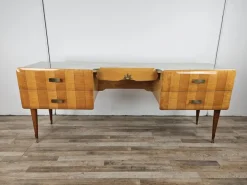 Pamono Mid-Century Italian Maple and Glass Chest of Drawers with Brass Details, 1950s Sale