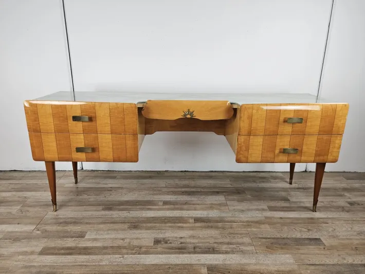 Pamono Mid-Century Italian Maple and Glass Chest of Drawers with Brass Details, 1950s Sale