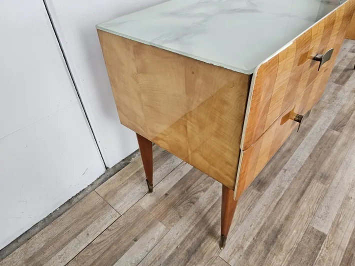 Pamono Mid-Century Italian Maple and Glass Chest of Drawers with Brass Details, 1950s Sale