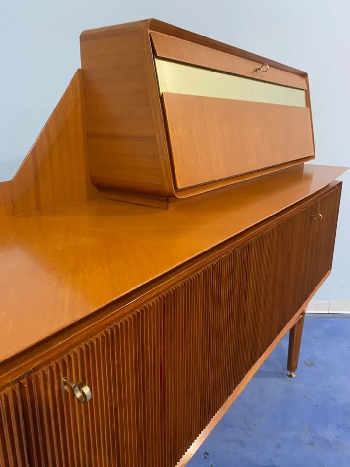 Pamono Mid-Century Italian Sideboard by Consortium Furniture of Cantù, 1950s Clearance