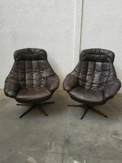 Pamono Mid-Century Leather Swivel Armchair from Bramin, Denmark Hot