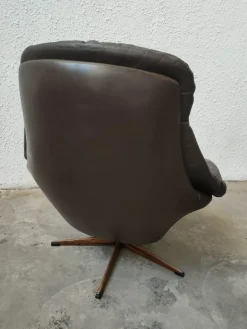 Pamono Mid-Century Leather Swivel Armchair from Bramin, Denmark Hot
