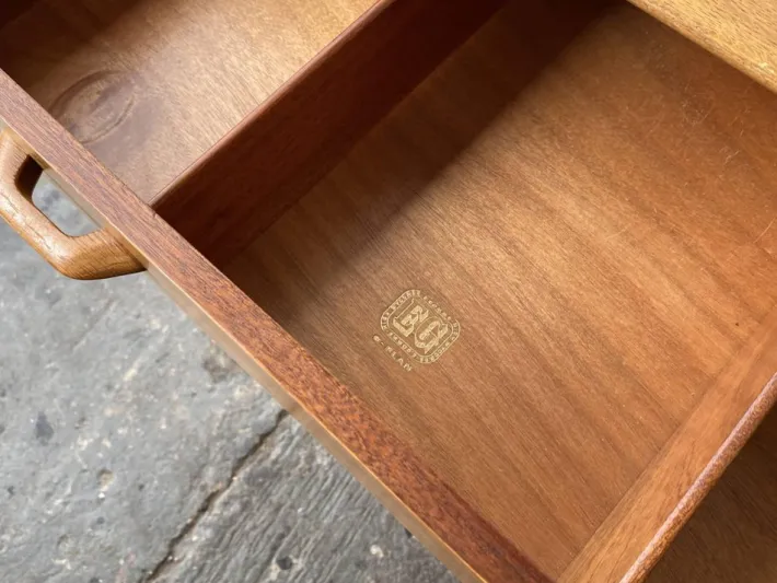 Pamono Mid-Century Modern Chest of Drawers in Oak from G-Plan, 1950s Sale