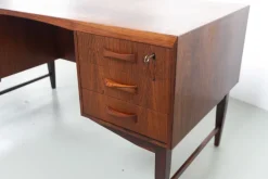 Pamono Mid-Century Modern Danish Freestanding Rosewood Desk from Clausen & Søn, 1960s Hot