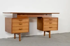 Pamono Mid-Century Modern Danish Walnut and Brass Desk by Alfred Cox, 1960s