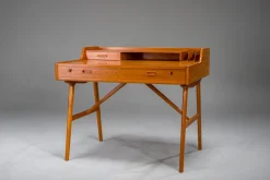 Pamono Mid-Century Modern Danish Teak Desk by Arne Wahl Iversen, 1960s Best